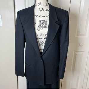 VTG Bretton Place 100% wool 2- piece Jacket And Skirt Set size 8-10 Women’s